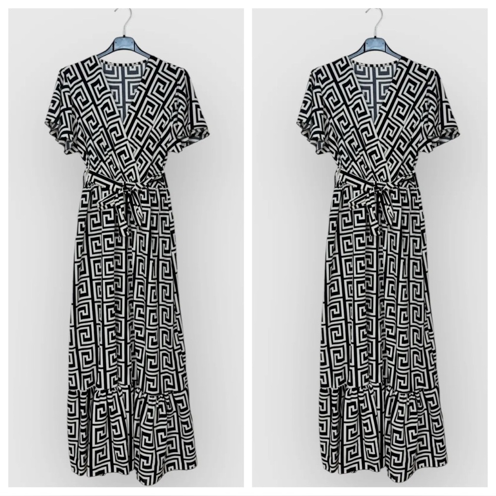 MADE IN ITALY Elegant Black and White Patterned Dress